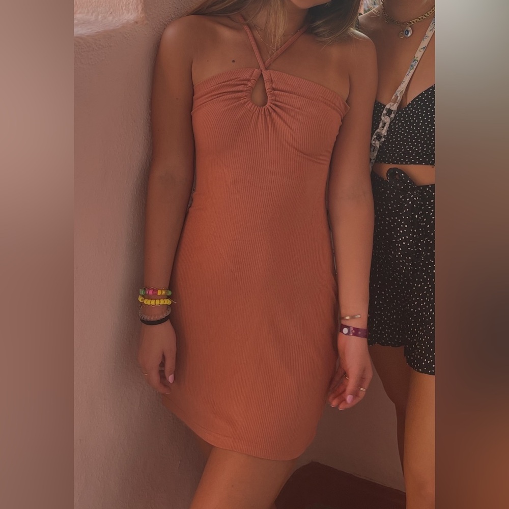 Chic Strapless Tan Dress